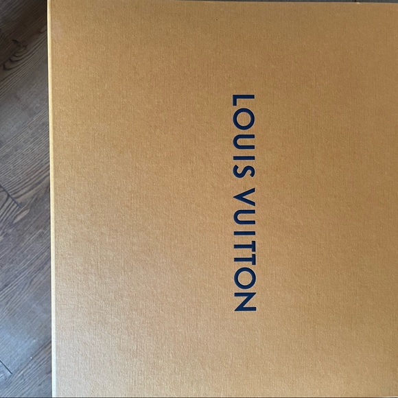 Authentic Louis Vuitton cheetah print high tops size 37 = 7 - Picture 9 of 10